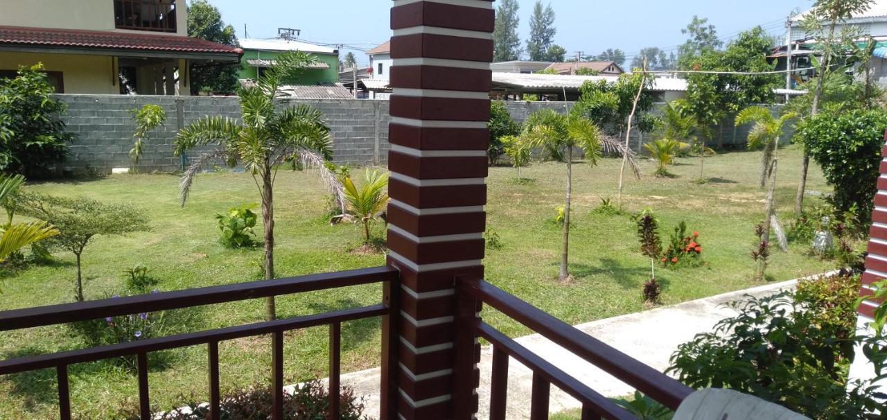 Tara House Hotel Koh Lanta Exterior photo